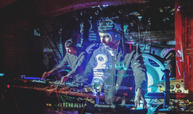 8 safensound, Cross club, Kletis